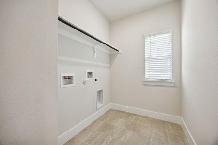 New construction Single-Family house 812 Tesslynn Ave, Godley, TX 76044 - image 18