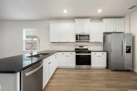 New construction Single-Family house 6311 Monk Lndg, Converse, TX 78109 - image
