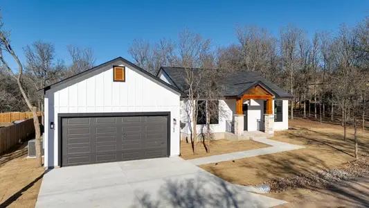 New construction Single-Family house 165 Nuuanu Ln, Bastrop, TX 78602 - image