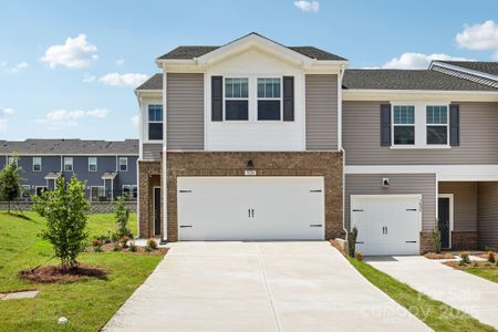 New construction Townhouse house 8020 Hidden Springs Trl, Charlotte, NC 28216 - image
