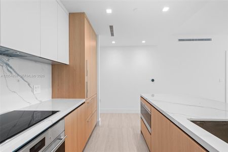 New construction Condo house 2411 Laguna Cir, Unit 1604, Miami, FL 33181 - image 16