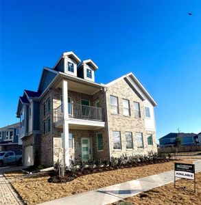 New construction Single-Family house 1302 Shaded Rock Dr, Missouri City, TX 77459 plan Riverdale - Courtyard Collection - image