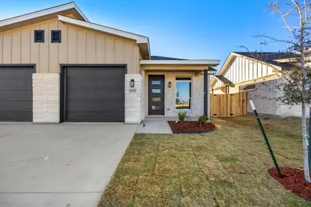 New construction Townhouse house 1315 Lone Pine Wy, Killeen, TX 76543 - image