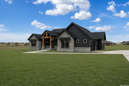 New construction Single-Family house 108 Pioneer Dr, La Vernia, TX 78121 - image