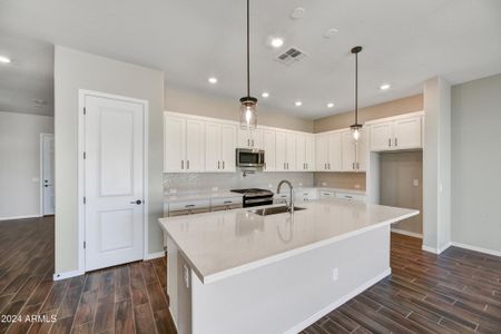 New construction Single-Family house 12320 W Luxton Ln, Avondale, AZ 85323 The Walthall- photo 4 4