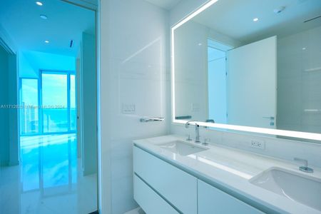 New construction Condo house 300 Biscayne Blvd Wy, Unit 1806, Miami, FL 33131 - image