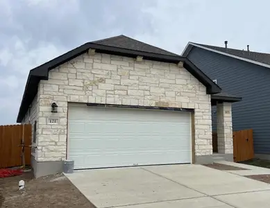 New construction Single-Family house 121 Clover Bnd, Liberty Hill, TX 78642 plan Travis - image