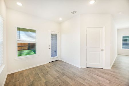 New construction Single-Family house 3904 Hometown Blvd, Heartland, TX 75126 plan Lockhart - image 14