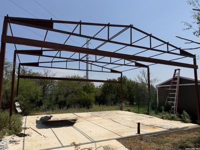 New construction Single-Family house 710 Forest Crk, Devine, TX 78016 - image