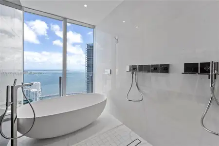 New construction Condo house 300 Biscayne Blvd Wy, Unit 1102, Miami, FL 33131 - image