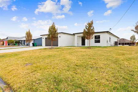 New construction Single-Family house 560 Sw Carter Ave, Port St. Lucie, FL 34983 - image