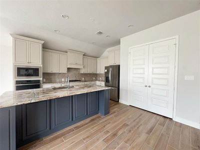 New construction Single-Family house 29808 Breezy Pines Loop, Fulshear, TX 77441 null- photo 4 4