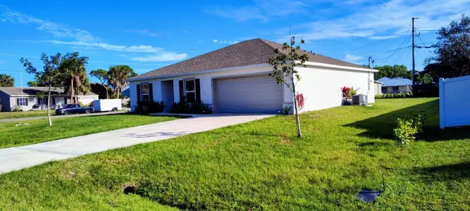 New construction Single-Family house 2772 Se Garfield Ave, Port St. Lucie, FL 34952 - image