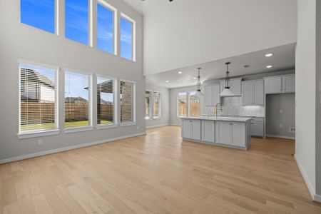 New construction Single-Family house 31146 Riley Heights Dr, Fulshear, TX 77441 plan Strasburg - image 12