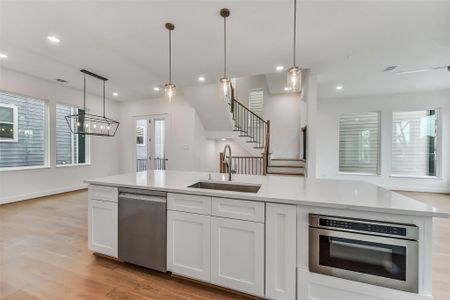 New construction Single-Family house 806 Fisher St, Unit C, Houston, TX 77018 - image 3