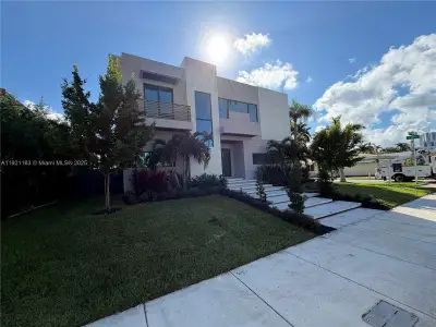 New construction Single-Family house 1380 Hollywood Blvd, Hollywood, FL 33019 - image