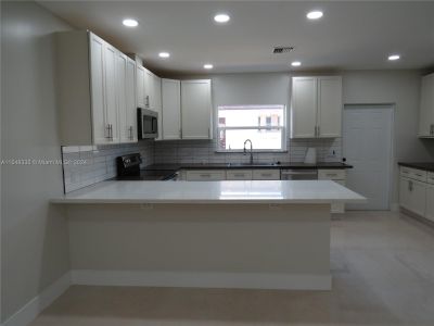 New construction Duplex house 1671 Sw 44Th Ter, Fort Lauderdale, FL 33317 null- photo 18 18