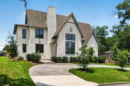 New construction Single-Family house 255 Claywell Dr, Alamo Heights, TX 78209 - image