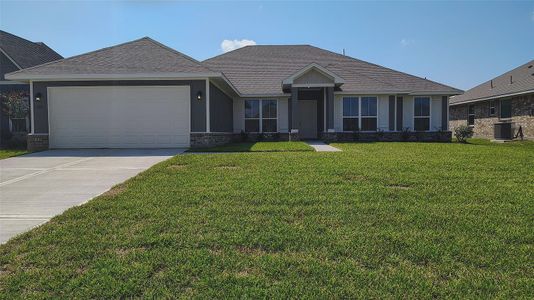 New construction Single-Family house 644 Greystone Ln, Angleton, TX 77515 plan 2557 - image