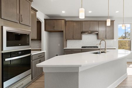 New construction Single-Family house 130 Gallant Fox Dr, Castroville, TX 78009 plan Plan 2632 - image 14