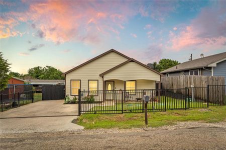 New construction Single-Family house 907 Colorado River Dr, Granbury, TX 76048 - image