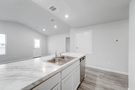 New construction Single-Family house 1195 Ss Brewer Dr, Vidor, TX 77662 plan Yellowstone - image 8