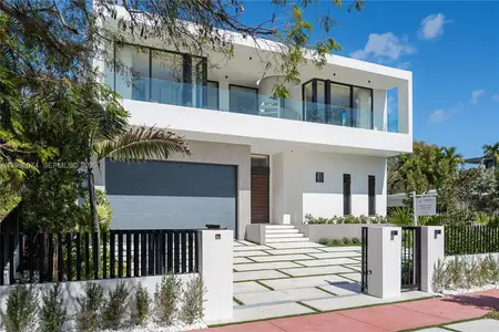 New construction Single-Family house 1045 W 47Th Ct, Miami Beach, FL 33140 - image