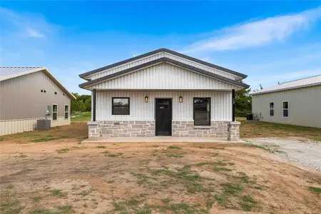 New construction Single-Family house 1107 E Navarro Ave, Mart, TX 76664 - image