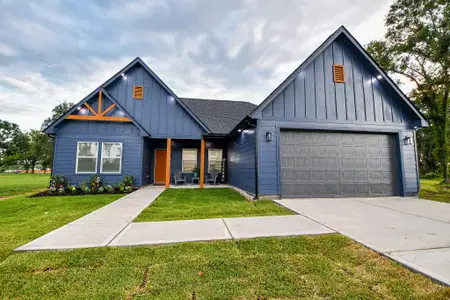 New construction Single-Family house 610 Austin St, West Columbia, TX 77486 - image