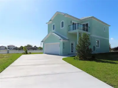 New construction Single-Family house 6510 Simone Shores Cir, Apollo Beach, FL 33572 - image