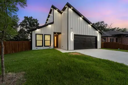 New construction Single-Family house 613 Tupuna Dr, Tool, TX 75143 - image