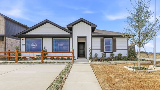 New construction Single-Family house 1100 Belhaven St, Granbury, TX 76048 - image