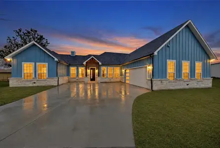New construction Single-Family house 335 Cross Tie Ranch Rd, Trinidad, TX 75163 - image