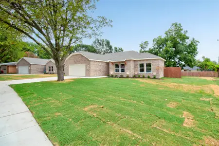 New construction Single-Family house 1019 Holiday Dr, Sherman, TX 75090 - image