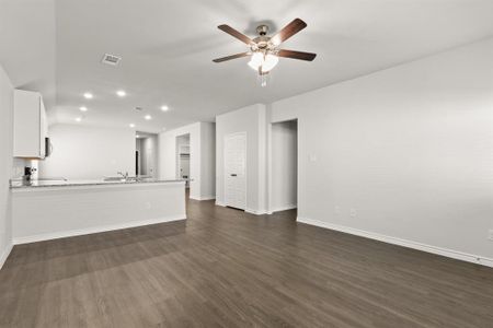 New construction Single-Family house 856 Jetliner Ave, Fort Worth, TX 76131 null- photo 8 8