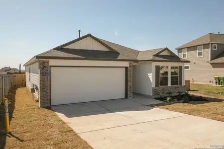 New construction Single-Family house 5203 Hunters Park, Converse, TX 78109 Freestone- photo 1 1