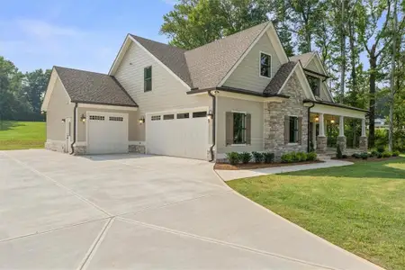 New construction Single-Family house 947 Lake Varner Dr, Covington, GA 30014 - image