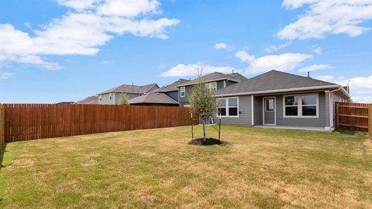 New construction Single-Family house 575 Sandringham Loop, Uhland, TX 78640 The Caroline- photo 26 26