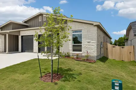 New construction Townhouse house 1307 Lone Pine Wy, Killeen, TX 76543 - image