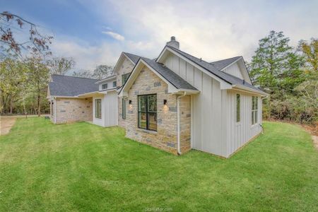 New construction Single-Family house 4334 Berkshire, Franklin, TX 77856 - image