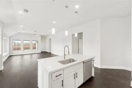 New construction Single-Family house 6 Grouse Cir, Sanger, TX 76266 plan Cypress II - image 9