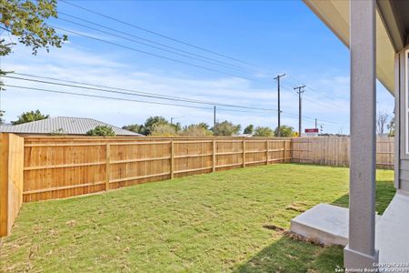 New construction Single-Family house 1916 Split Rock Rd, New Braunfels, TX 78130 Andrew- photo 14 14