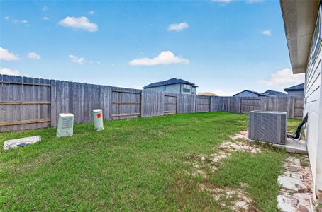 New construction Single-Family house 1439 Terry Roberts Dr, Angleton, TX 77515 - image