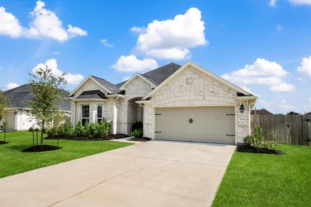 New construction Single-Family house 12014 Champions Forest Dr, Mont Belvieu, TX 77535 plan GLOSTER - image