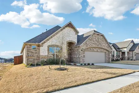 New construction Single-Family house 213 Navajo Trl, Alvarado, TX 76009 - image