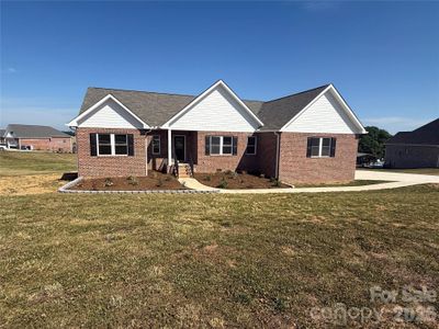 New construction Single-Family house 130 Oak Pointe Ln, Wilkesboro, NC 28697 - image