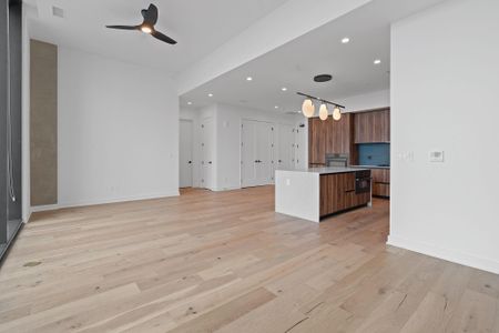 New construction Condo house 84 E Ave, Unit 4002, Austin, TX 78701 PH1- photo 8 8