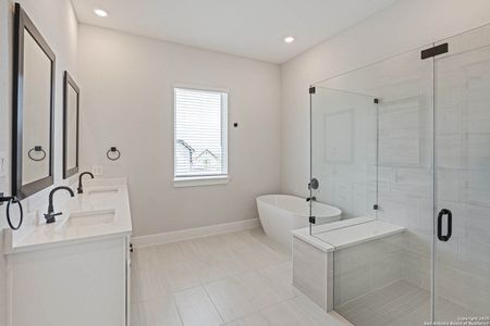 New construction Single-Family house 290 Lawrence Dr, Castroville, TX 78009 plan Hanna - image 8