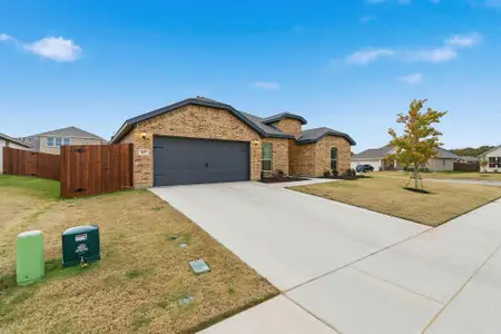 New construction Single-Family house 437 Falcon Wy, Azle, TX 76020 - image