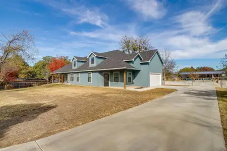 New construction Single-Family house 3815 Silver Creek Ct, Granbury, TX 76048 - image